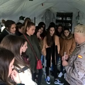 Visita alumnos de formación profesional al Tercio del Norte de Infantería de Marina